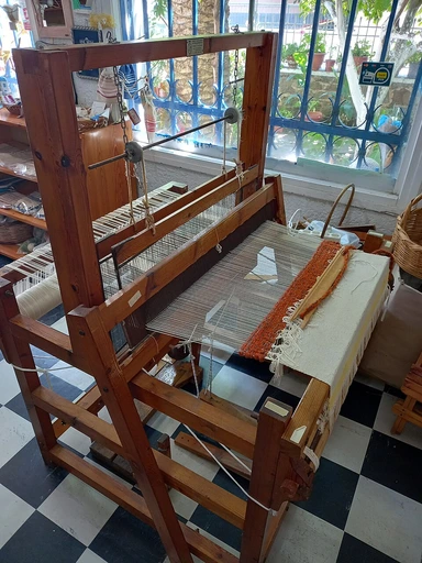 Handlooms Official Logo